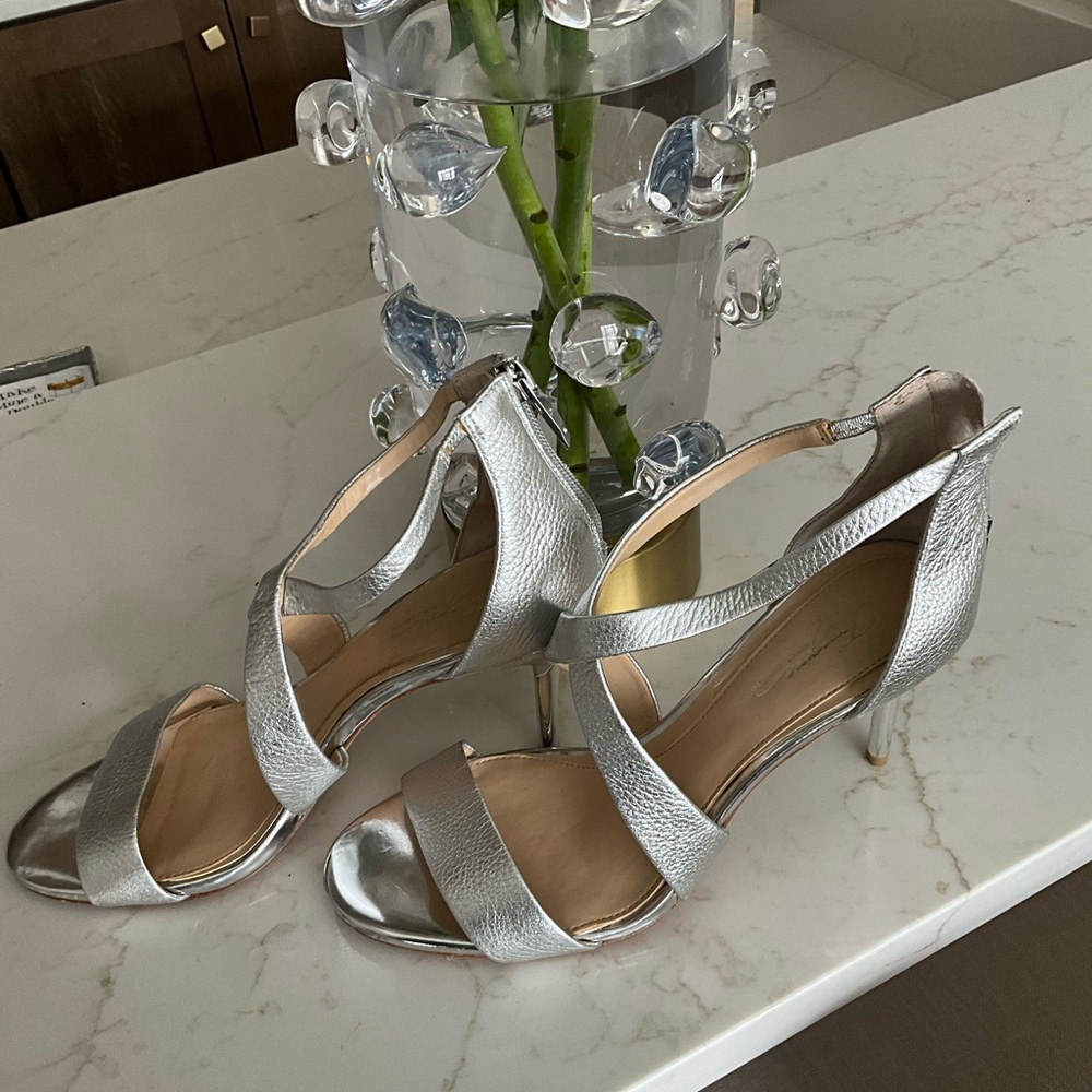 Vince Camuto Sz 8.5 EUC